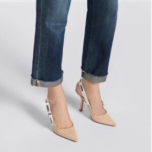 J'Adior Slingback Pump

Christian Dior J’Adior Heels - Size 37 (US 7)
